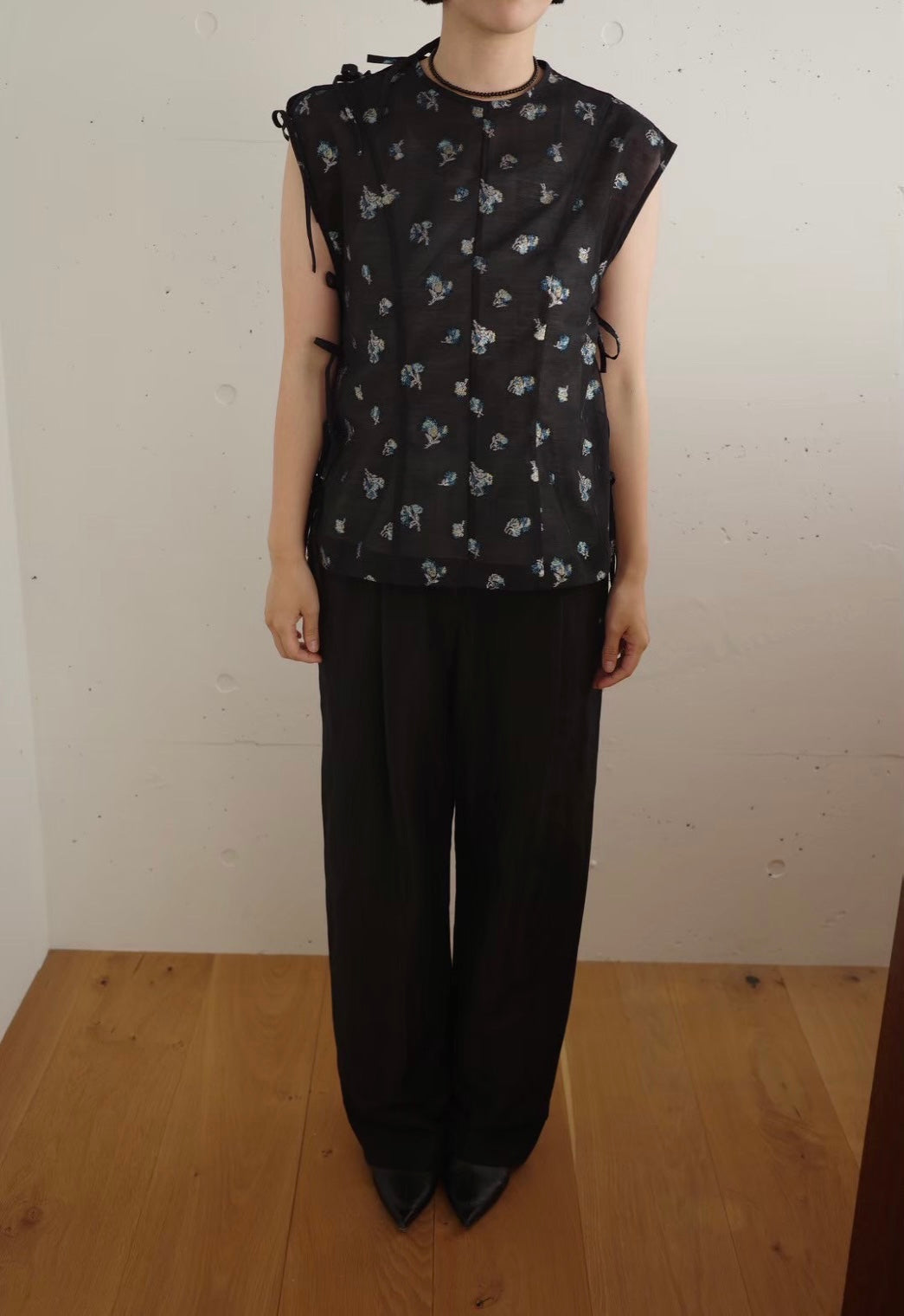 Flower jacquard vest