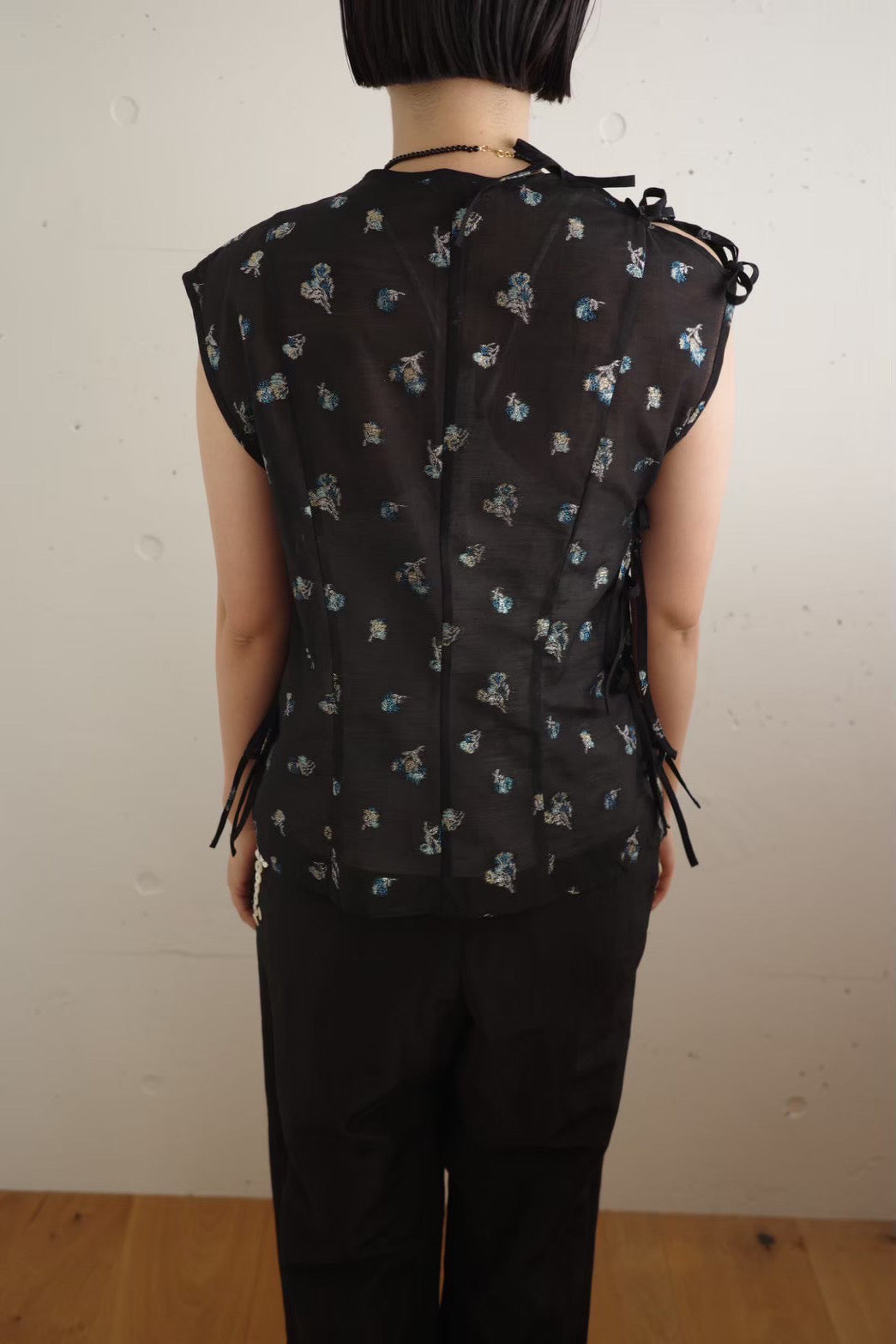 Flower jacquard vest